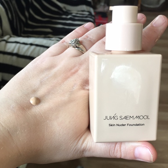 Jung Saem Mool skin nuder foundation - Picture 2 of 3